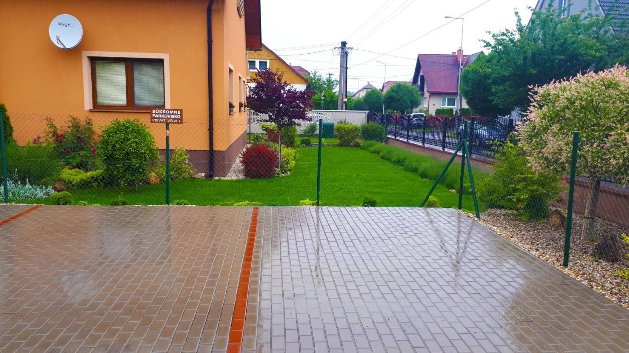 Affittacamere Privat Velvet Turčianske Teplice Esterno foto