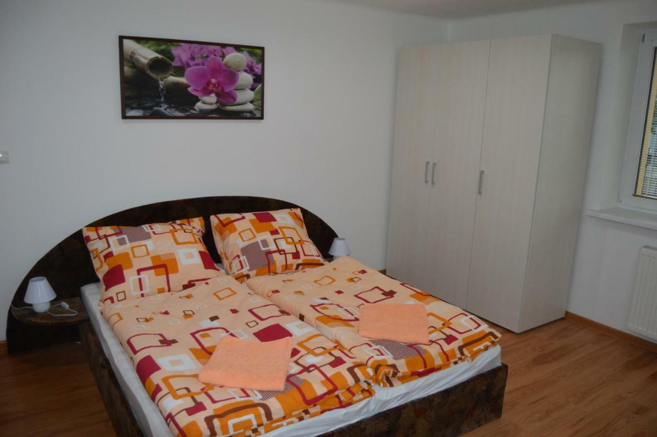 Affittacamere Privat Velvet Turčianske Teplice Esterno foto